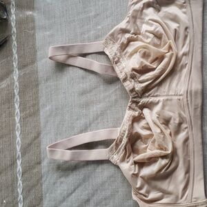 Wacoal wire free beige lined bra